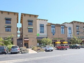 Building Photo - 1765 E Bayshore Rd