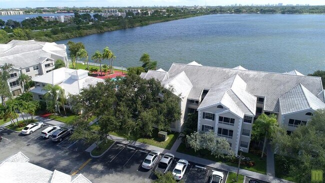 Foto del edificio - 2811 N Oakland Forest Dr