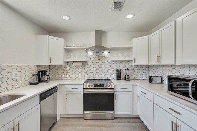 Foto del edificio - 7920 Limerick Ln