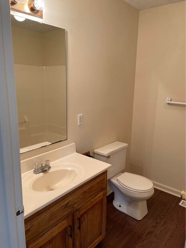 Building Photo - 133 Alycia Dr