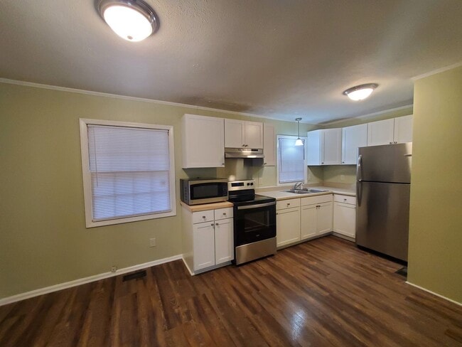 Building Photo - 202 Bertram Pl