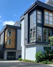 Building Photo - 1721 NW 60th St