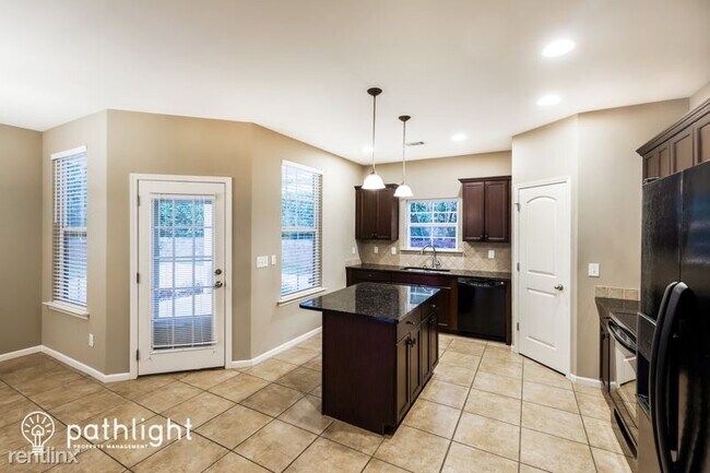 Building Photo - 4 br, 2.5 bath House - 123 Appleford Road ...
