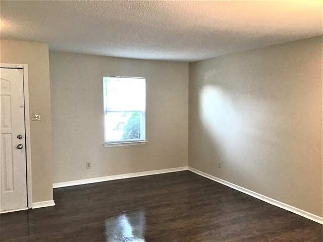 Foto del edificio - 10356 Waverly Drive