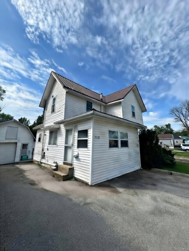 Building Photo - 2231 5th Ave