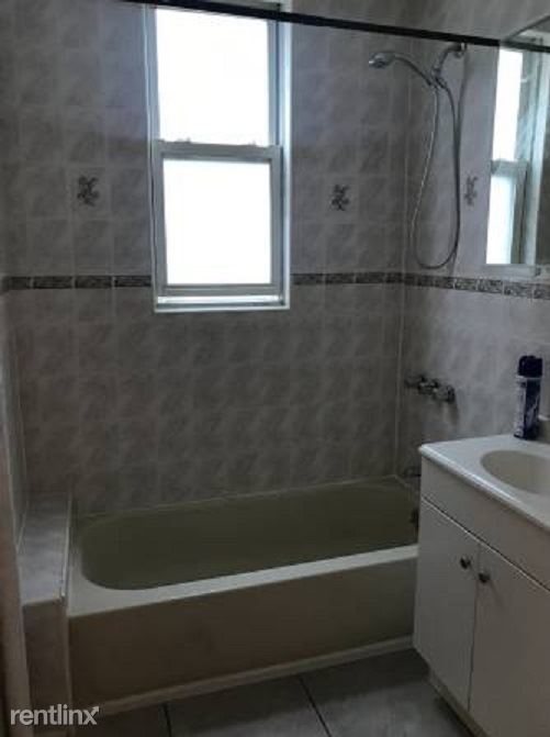 Foto del edificio - 2339 Bath Ave