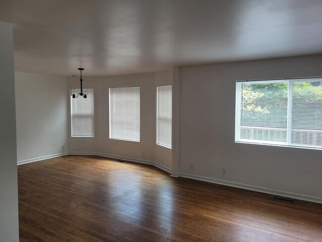 Foto del edificio - 5512 Woodlawn Ave N