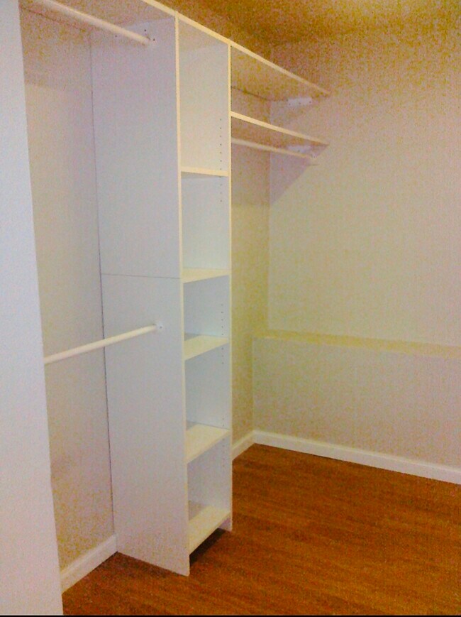 Foto del edificio - 2071 Clinton Ave