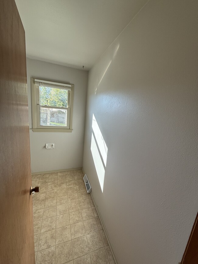 Half Bath - 1430 Eder Ln