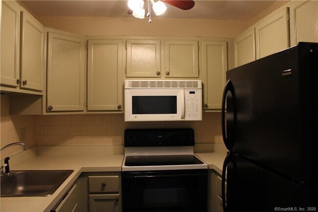 Foto del edificio - 295 Redstone Hill Rd