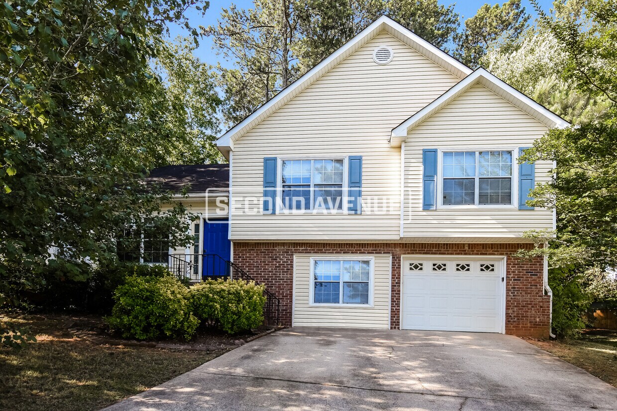 Primary Photo - 2005 Chesterfield Dr