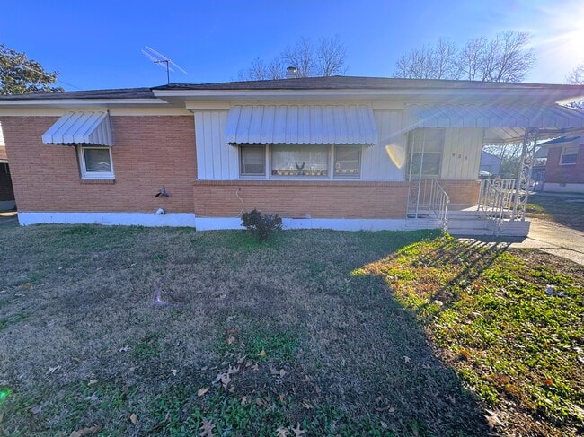 Photo - 830 Stratford Rd House