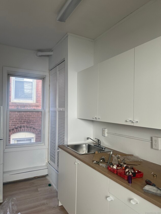 Foto principal - 42 Babcock St