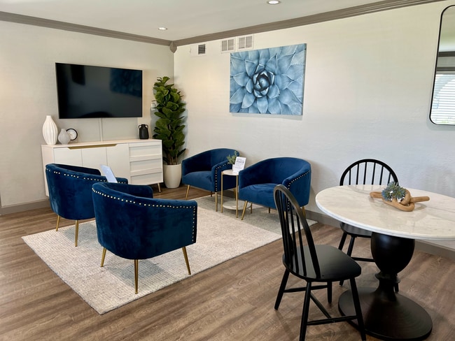 Building Photo - Fairfax