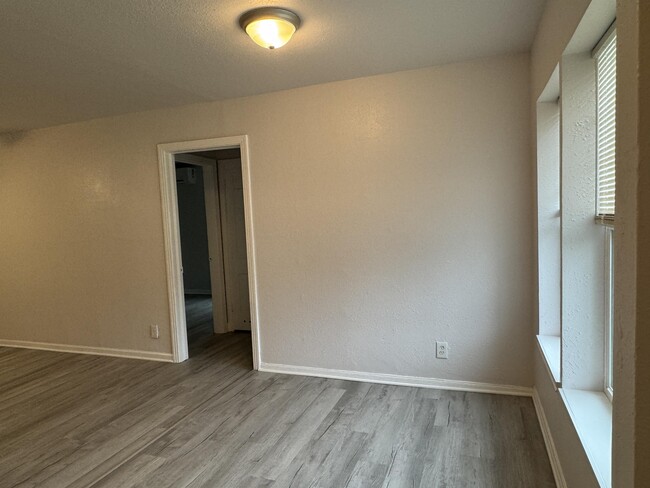 Building Photo - 602 Texan Trail