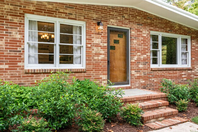 Foto del edificio - 3412 Dogwood Dr