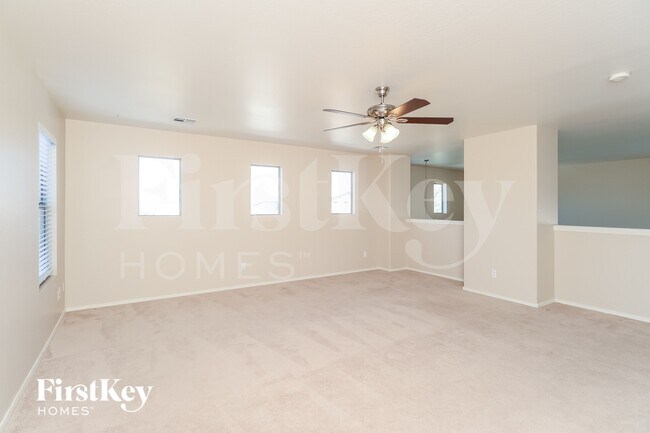 Building Photo - 239 E Saddle Way