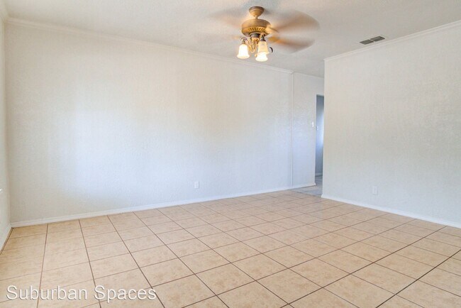 Foto del edificio - 3 br, 1 bath House - 543 Sandalwood Lane