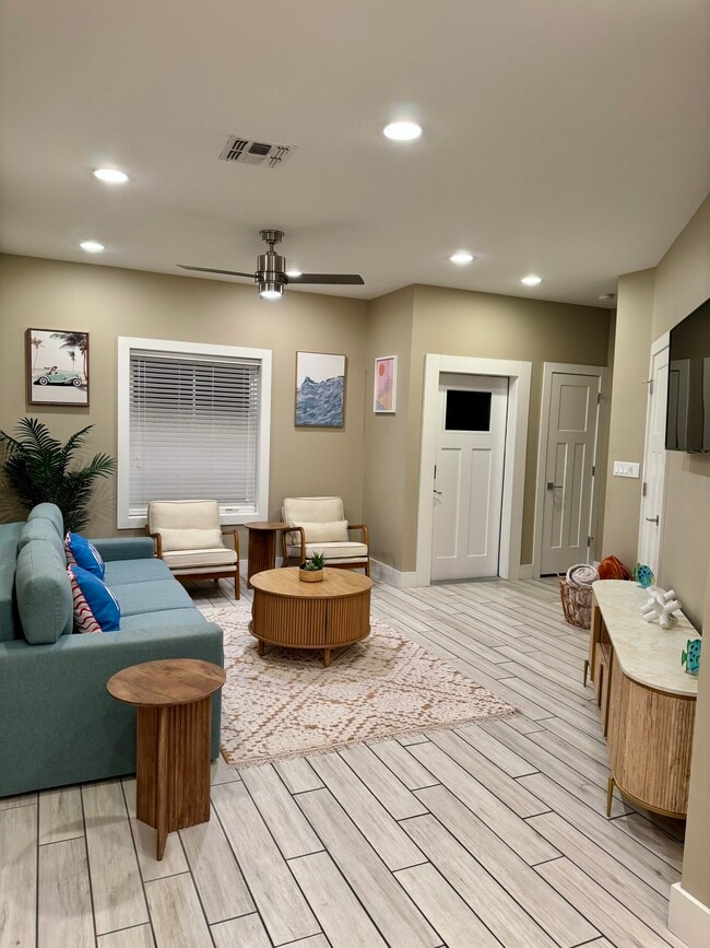 Foto del edificio - 14310 Ridley Way