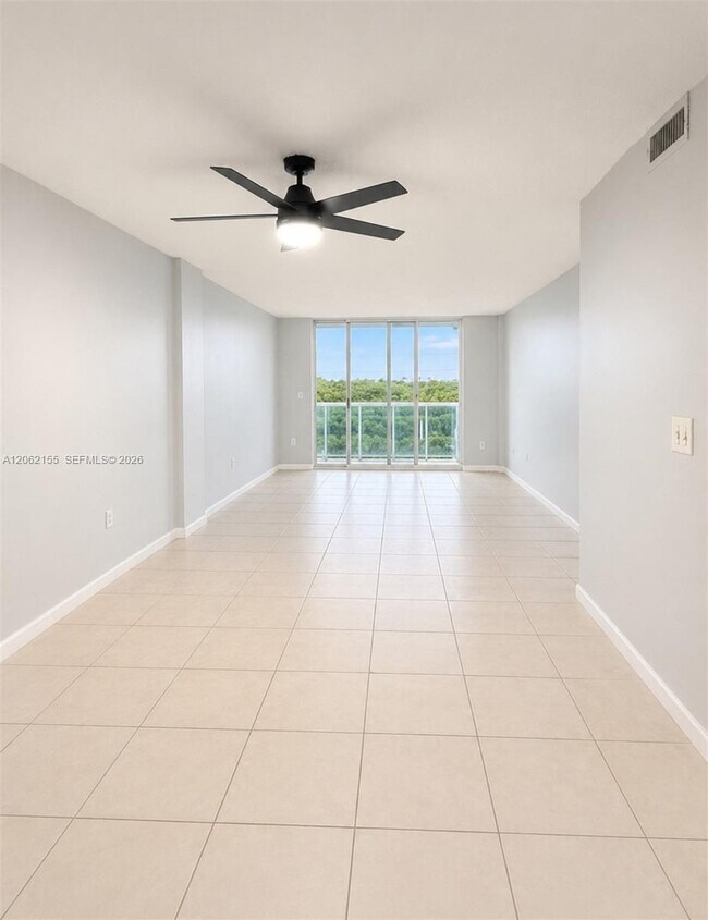Foto del edificio - 2841 NE 163rd St
