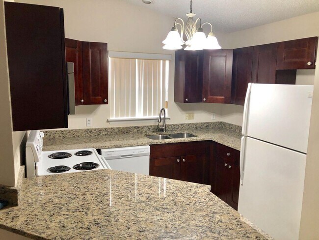 Building Photo - 1741 Royal Forest Ct