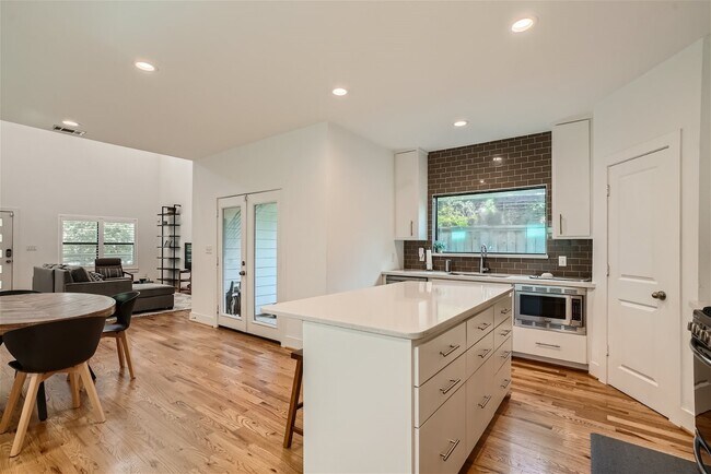 Foto del edificio - 4916 McKinney St