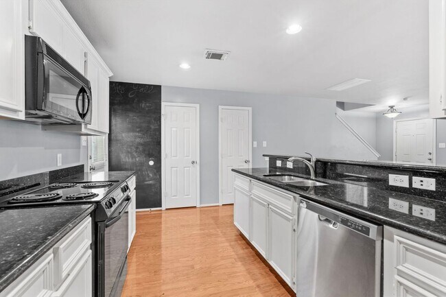 Foto del edificio - 1710 Redwing Cove Dr