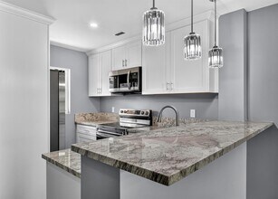 Building Photo - 3236 Coral Ridge Dr