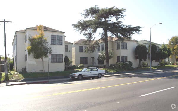Primary Photo - 5920 Melrose Ave
