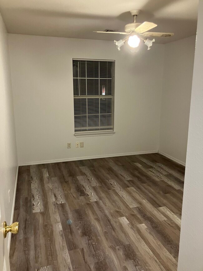 Foto del edificio - 36 Holly Dr