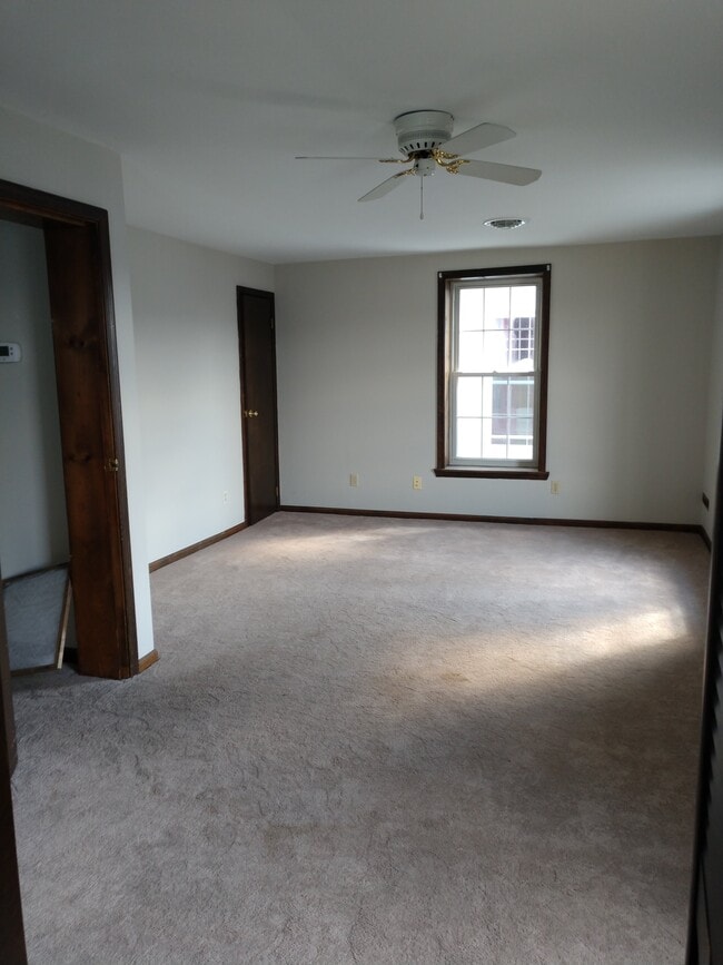 Building Photo - 519 W Potomac St