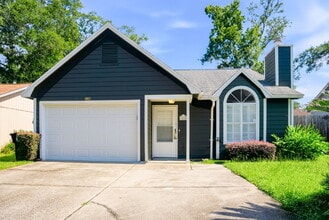 Building Photo - 1560 Cinnamon Bear Cir