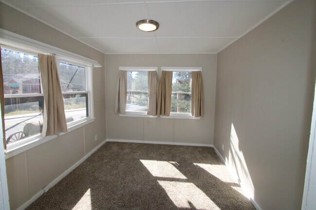 Foto del edificio - 40074 Big Bear Blvd
