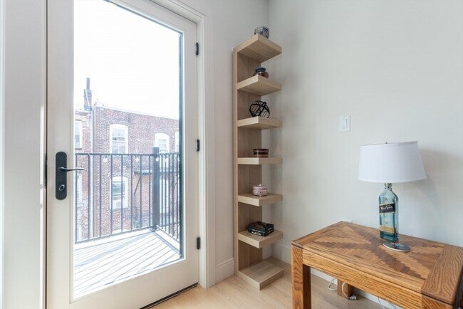 Building Photo - 69 Lubec St