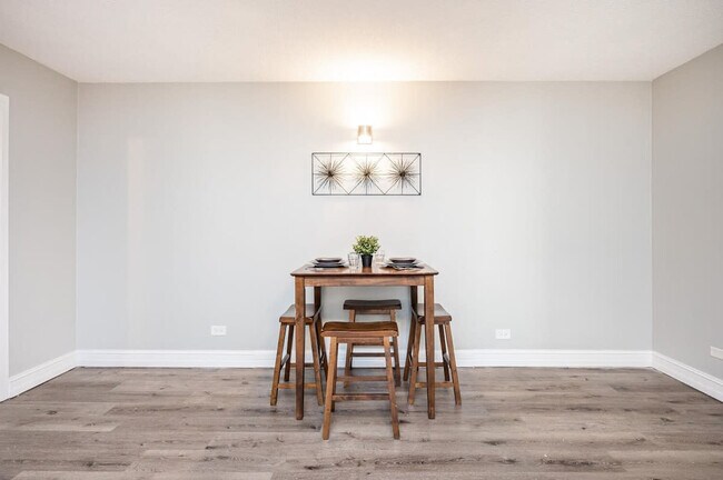 Foto del edificio - 300 Peachtree Rd NE