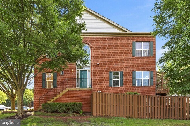 Foto del edificio - 45805 Marlane Terrace