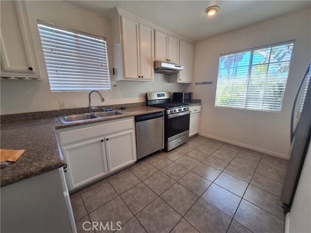 Building Photo - 828 N Lucia Ave