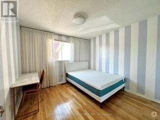 Building Photo - 654 Dinsmore Ct