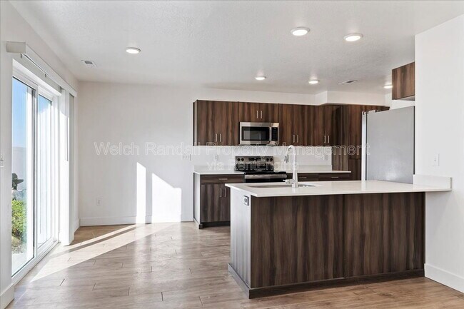 Foto del edificio - 1177 Shady Brook Ln S