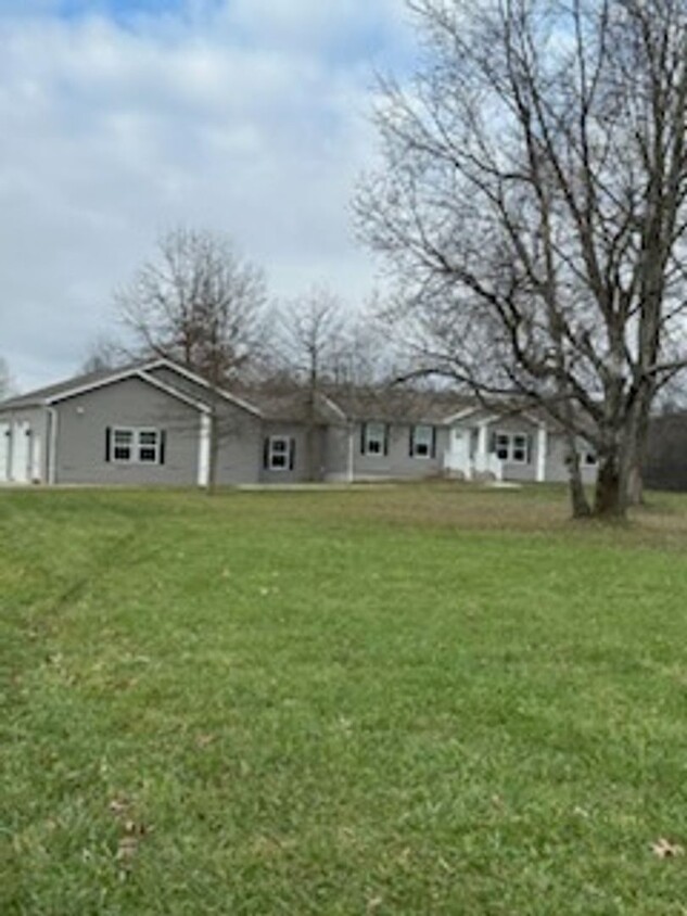 Primary Photo - 3B/2B ranch home in Grove City area