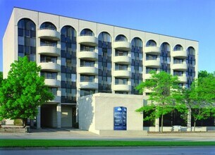 Building Photo - 3009 University Ave