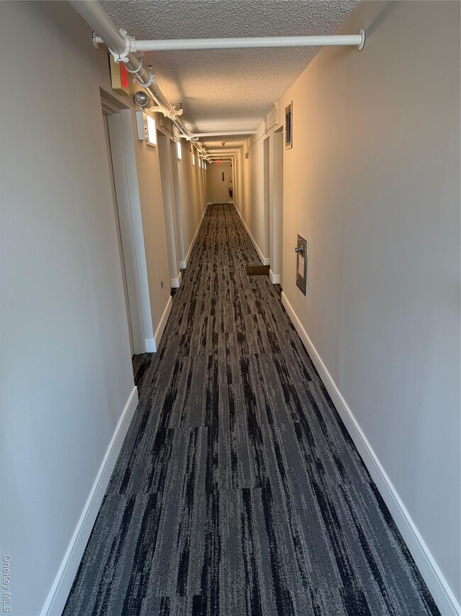 Building Photo - 320 Post Ave