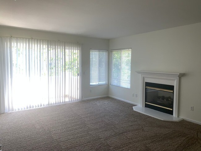Building Photo - 575 Lands End Way