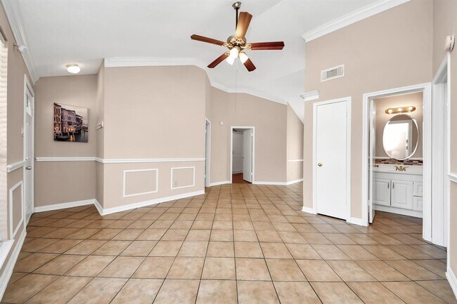 Foto del edificio - 12922 Grovemill Dr