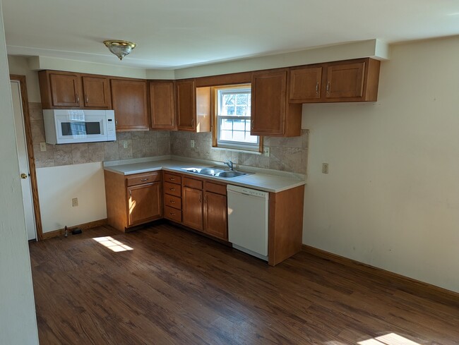 Kitchen - 6109 New Taylor Rd