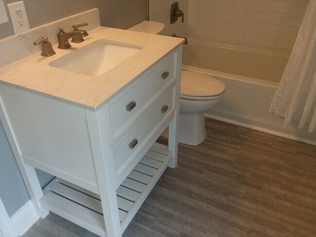 Upstairs Bathroom - 410 S 2nd St