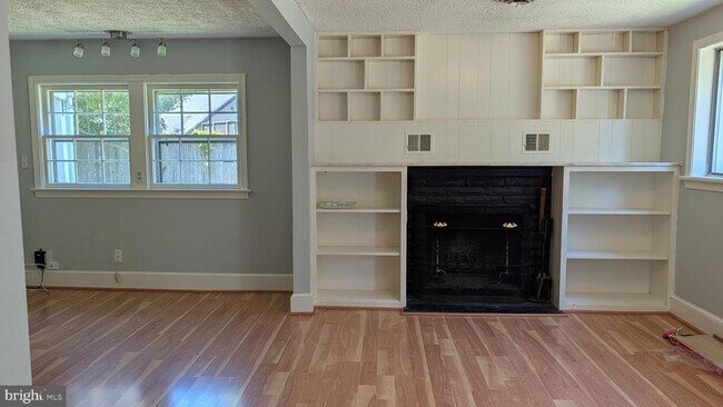 Foto del edificio - 6497 Windham Ave