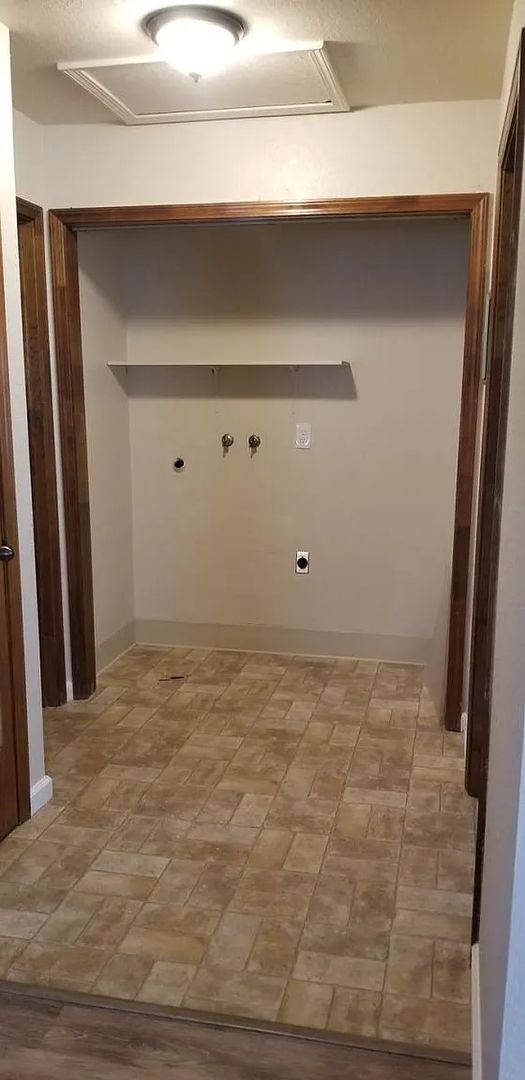 Foto del edificio - 3 Bed, 1.5 Bath Duplex