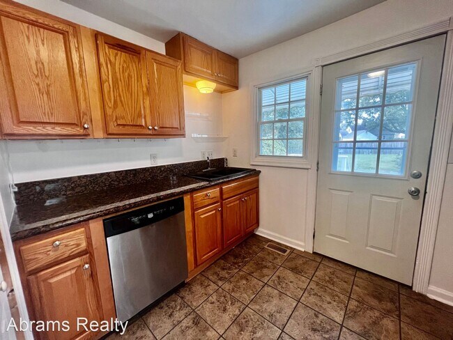 Foto del edificio - 3 br, 2 bath House - 8121 Old Ocean View Rd