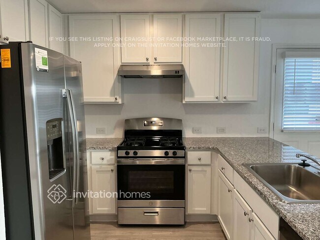 Foto del edificio - 10511 McClintock Dr